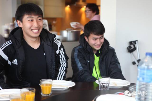 ���ǻ��𡱺���������Ŀ������ѵ�������Ի�����