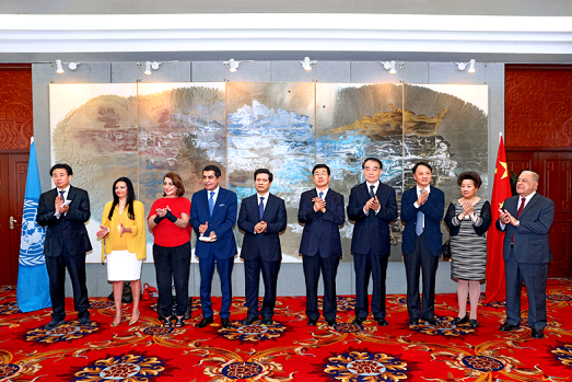 ���ɳ�����չ_�����밮���滭չ�������Ļ�����Ļ