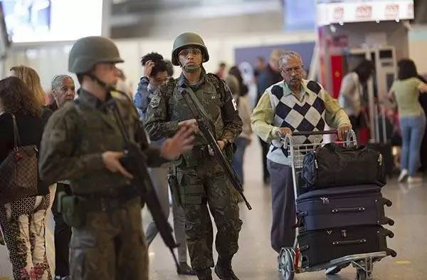 ���ģ���Լ���˻᳡�����ֲ���ը�����޴�������û��٣��й��ӱ���ǹ����...�����Ѿ�����Ҫ��ƽ�������ͺã�