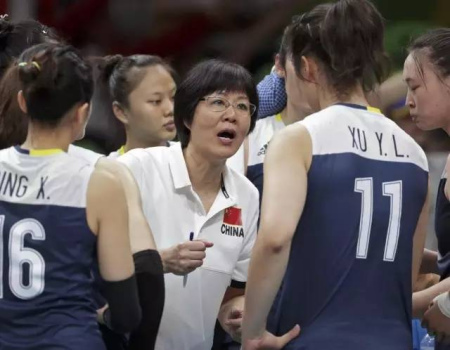 ͼΪ������ĶԾ��У���ƽ�ڳ���ָ��