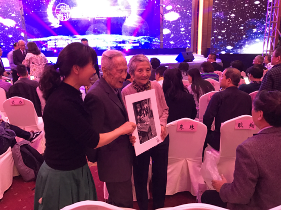 因为她,文化盛宴隆重开幕!向她致敬! 因为她,文化盛宴隆重开幕!向她致敬!