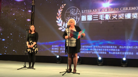 因为她,文化盛宴隆重开幕!向她致敬! 因为她,文化盛宴隆重开幕!向她致敬!