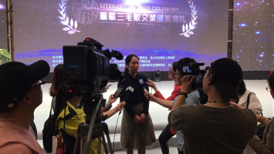 因为她,文化盛宴隆重开幕!向她致敬! 因为她,文化盛宴隆重开幕!向她致敬!