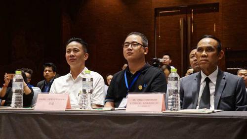 ���˻������̩������������ǩ��һ��һ·����ʳ�Ļ����ʽ���ս�Ժ���