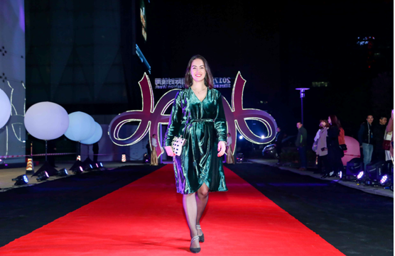 ˿��֮·����ʱװ���𺳿�Ļ��ʱ�н������º�ĸ