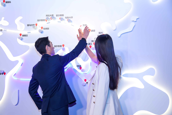 ˿��֮·����ʱװ���𺳿�Ļ��ʱ�н������º�ĸ