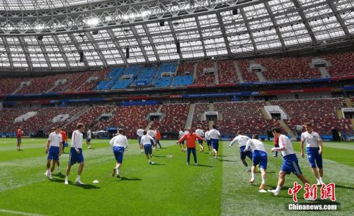 ��Ļս���ڱ���ʱ��6��14��23��00���У�ͼΪ¬�ջ����������� ��������� ë���� ��