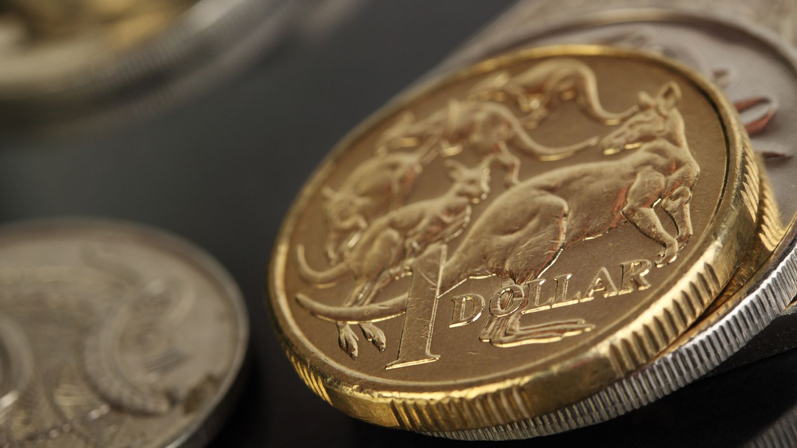 ��Ԫ���ʵ���18�������µ�