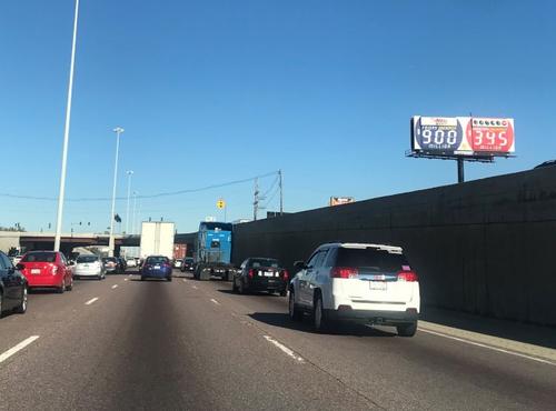 �й�����ͼΪ����ŵ�ݸ��ٹ�·�Ե��ײʡ����򽱽��ʾ���塣(�����������ձ��� �ƻ���)