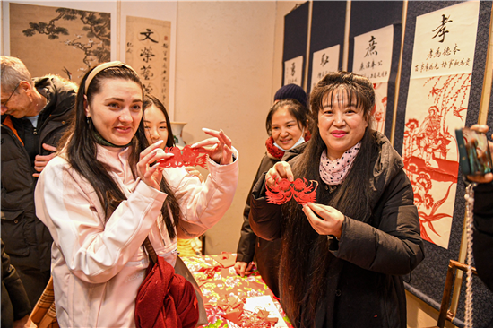 “冬奥冰雪·吉致视界”外籍友人“畅冰雪”“品文化” “冬奥冰雪·吉致视界”外籍友人“畅冰雪”“品文化”