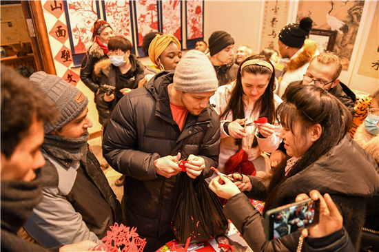 “冬奥冰雪·吉致视界”外籍友人“畅冰雪”“品文化” “冬奥冰雪·吉致视界”外籍友人“畅冰雪”“品文化”