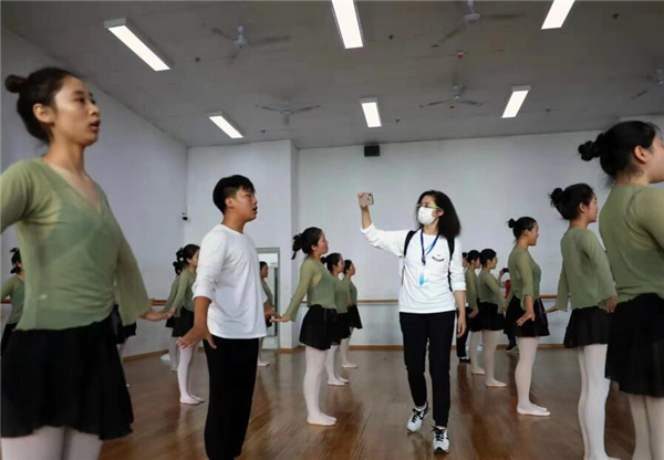 25�Һ��⻪ý�߽��Ĵ���ɽ_�۽�����У԰������չ