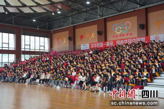  ͼΪ��ֳ����Ĵ�ʡ�����ڽ�����ίԱ�ṩͼ