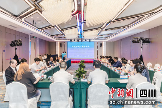 ͼΪ�ɶ�������������ó����������̸���ֳ���