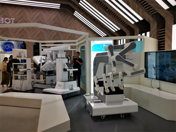 2024���⻪��ý���Ϻ��ɷ������վ۽����ĸ�ǰ�ء��ֶ�����̽��չ����